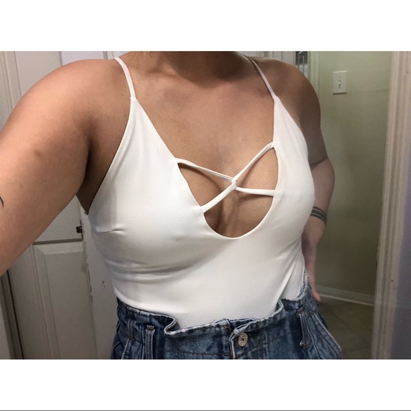 Plunge White Bodysuit - Forever 21 - Picture 1 of 2